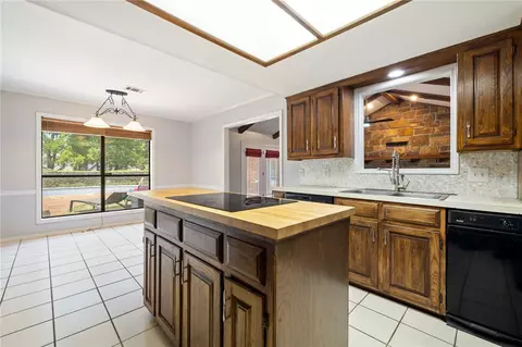 Kitchen - 9005 Copper Oaks Ln, Fort Smith, AR 72903 photo 5 of 7