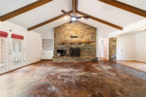 Living - 9005 Copper Oaks Ln, Fort Smith, AR 72903 photo 3 of 9