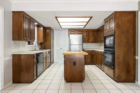 Kitchen - 9005 Copper Oaks Ln, Fort Smith, AR 72903 photo 3 of 7
