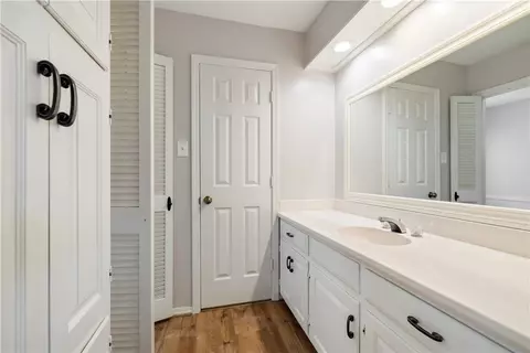 Bath - 9005 Copper Oaks Ln, Fort Smith, AR 72903 photo 1 of 10