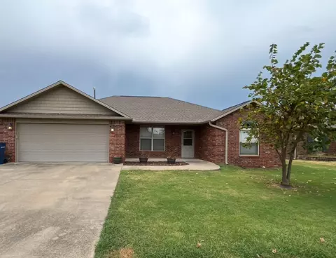 1902 N Messick Ct, Siloam Springs, AR 72761