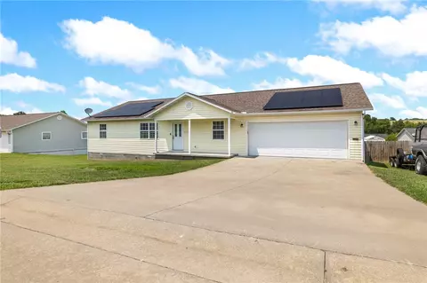 1312 Hank Blvd, Berryville, AR 72616