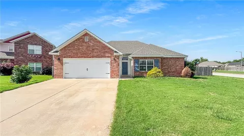 803 Rachael Ct, Siloam Springs, AR 72761