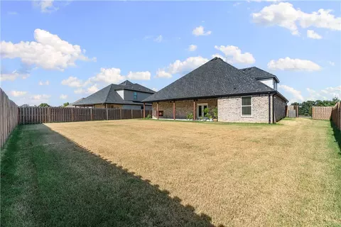 Exterior - 1211 Longbourn Dr, Centerton, AR 72719 photo 7 of 15