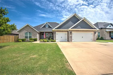 Exterior - 1400 Blue Moon Rd, Centerton, AR 72719 photo 3 of 9