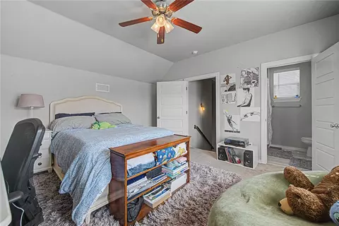 Bedroom - 1400 Blue Moon Rd, Centerton, AR 72719 photo 3 of 4