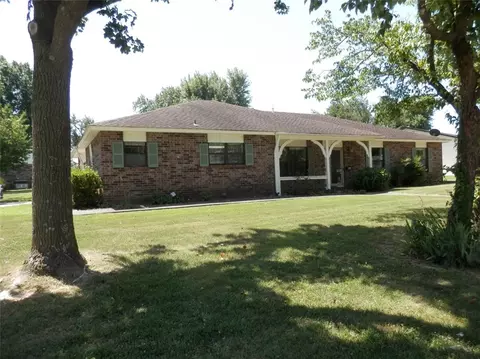2915 Parkwood Dr, Rogers, AR 72756