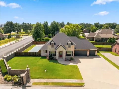 2806 S Creekside Dr, Rogers, AR 72758