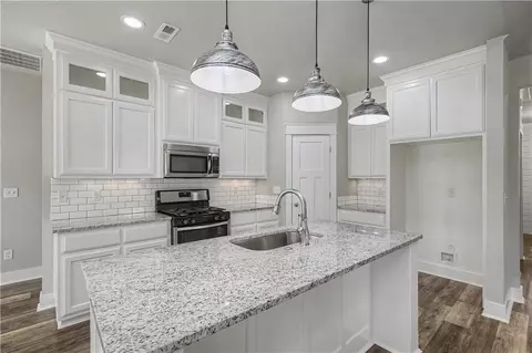 Kitchen - 1701 Abbey Ln, Centerton, AR 72719 photo 1 of 2