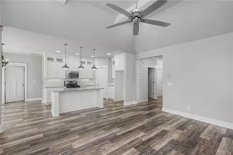 Living - 1701 Abbey Ln, Centerton, AR 72719 photo 3 of 4