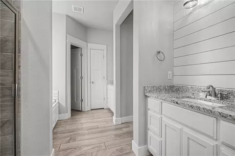 Entry Way - 1701 Abbey Ln, Centerton, AR 72719 photo 2 of 3