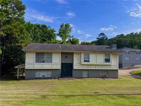 319 W 19th St, Russellville, AR 72801