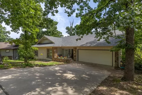 14 Glenbarr Cir, Bella Vista, AR 72715