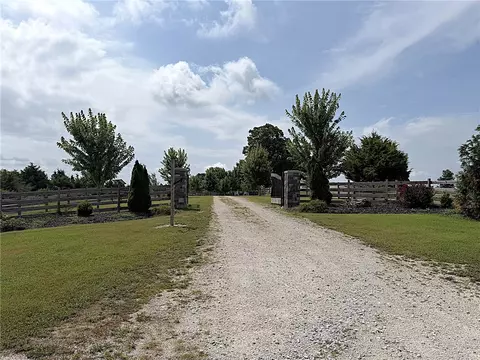 Exterior - 639 Nc 1525, Compton, AR 72624 photo 3 of 19