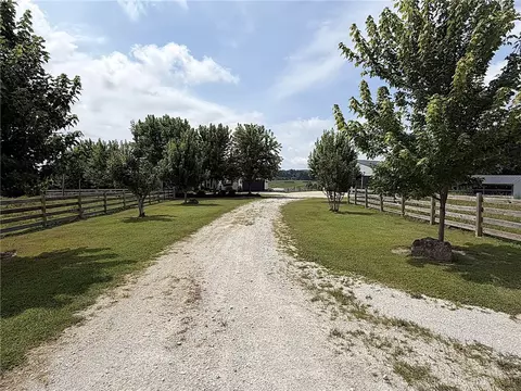 Exterior - 639 Nc 1525, Compton, AR 72624 photo 4 of 19