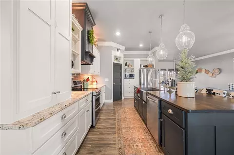 Kitchen - 639 Nc 1525, Compton, AR 72624 photo 3 of 5