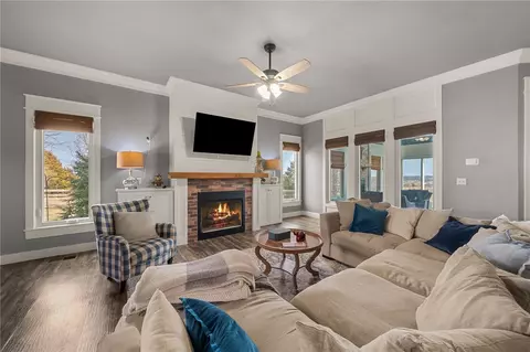 Living - 639 Nc 1525, Compton, AR 72624 photo 4 of 4
