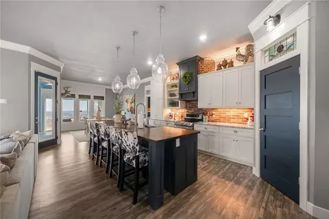 Kitchen - 639 Nc 1525, Compton, AR 72624 photo 1 of 5