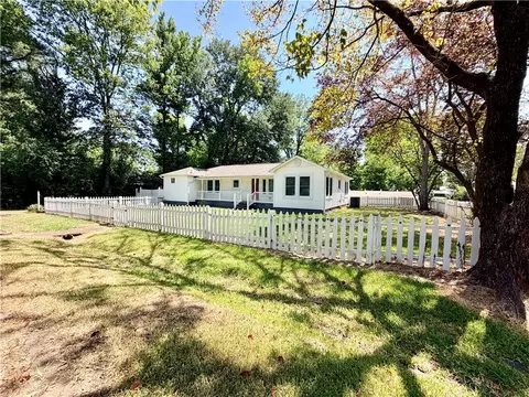 223 Galveston Ave, Russellville, AR 72801