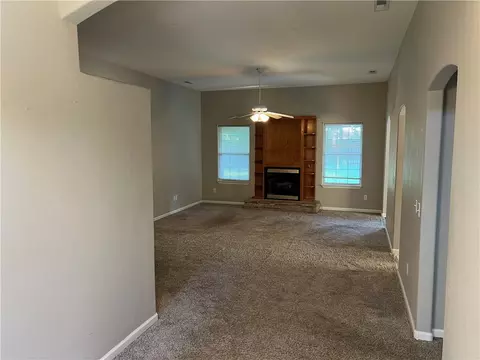 1308 Hunter Rdg, Siloam Springs, AR 72761