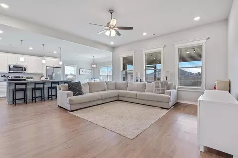 1516 Taylor Orchard Rd, Gentry, AR 72734