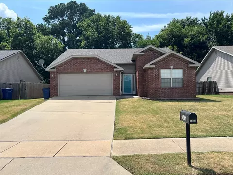 1602 N Patriot St, Siloam Springs, AR 72761
