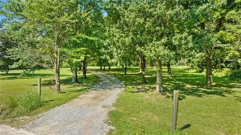 15273 Russell Rd, Siloam Springs, AR 72761