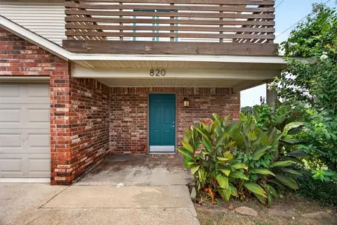 820 Peachtree Dr, Fayetteville, AR 72703