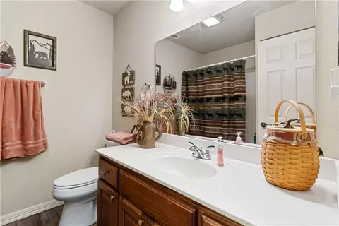 Bath - 22549 E War Eagle Rd, Springdale, AR 72764 photo 3 of 4