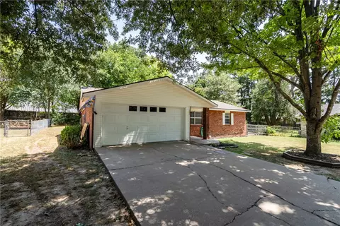 1207 S Prospect St, Siloam Springs, AR 72761