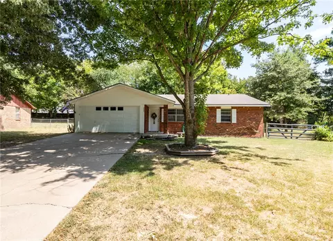 1207 S Prospect St, Siloam Springs, AR 72761