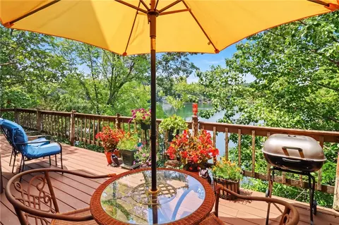 40 Duvall Ln, Bella Vista, AR 72715