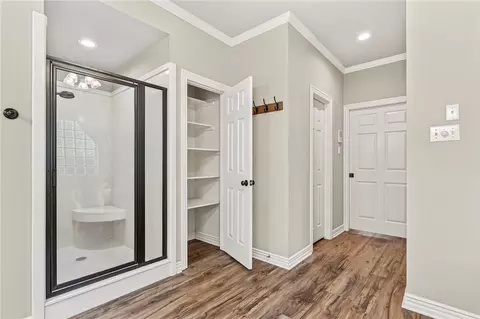 Entry Way - 2905 Lakehill Dr, Lavaca, AR 72941 photo 5 of 6