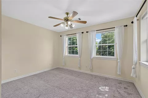 Bedroom - 2905 Lakehill Dr, Lavaca, AR 72941 photo 2 of 3