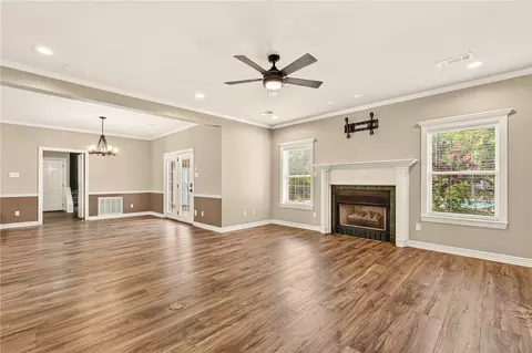Living - 2905 Lakehill Dr, Lavaca, AR 72941 photo 3 of 5