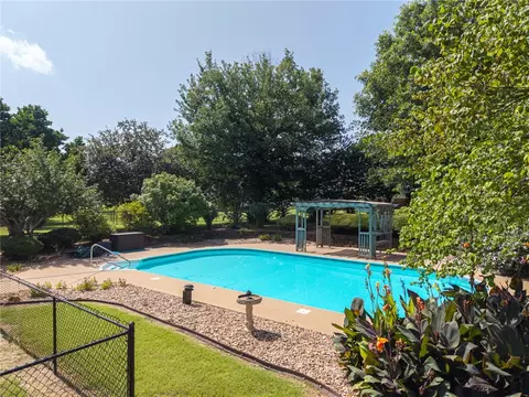 Exterior - 2905 Lakehill Dr, Lavaca, AR 72941 photo 6 of 12