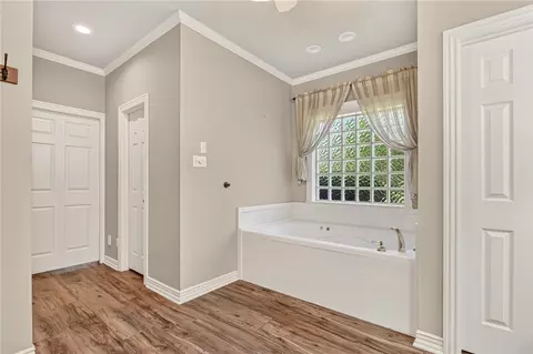 Entry Way - 2905 Lakehill Dr, Lavaca, AR 72941 photo 4 of 6