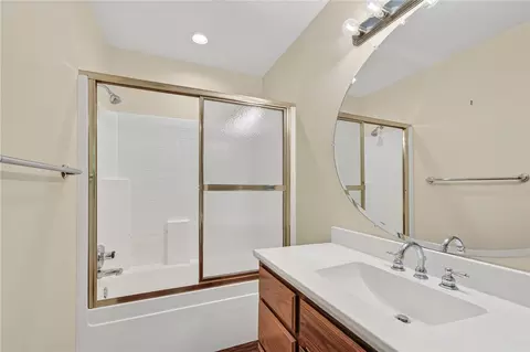 Bath - 2905 Lakehill Dr, Lavaca, AR 72941 photo 7 of 7