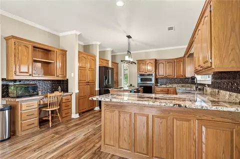 Kitchen - 2905 Lakehill Dr, Lavaca, AR 72941 photo 1 of 7