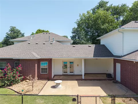 Exterior - 2905 Lakehill Dr, Lavaca, AR 72941 photo 3 of 12