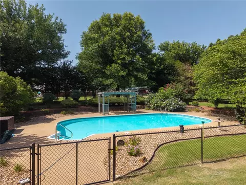 Exterior - 2905 Lakehill Dr, Lavaca, AR 72941 photo 7 of 12