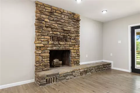 Living - 4953 Maris Loop, Harrison, AR 72601 photo 7 of 11