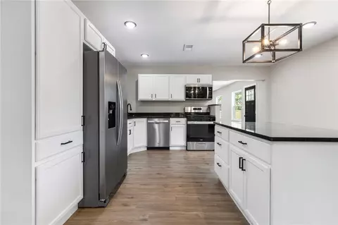 Kitchen - 4953 Maris Loop, Harrison, AR 72601 photo 3 of 6
