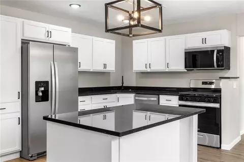 Kitchen - 4953 Maris Loop, Harrison, AR 72601 photo 2 of 6
