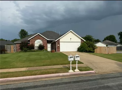 700 Topaz, Lowell, AR 72745