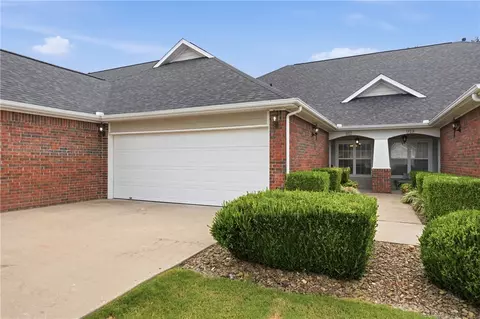 917 S Lafayette St, Rogers, AR 72758