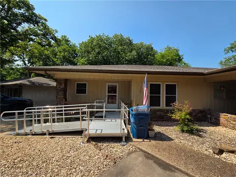 6 Melissa Ln, Bella Vista, AR 72715
