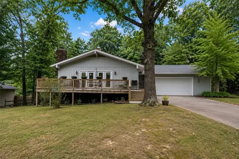 2 Blenheim Ln, Bella Vista, AR 72715