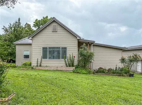 Exterior - 504 Mclean Ave, Cotter, AR 72626 photo 2 of 17