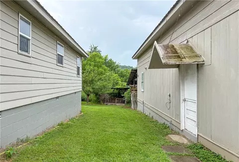 Exterior - 504 Mclean Ave, Cotter, AR 72626 photo 11 of 17